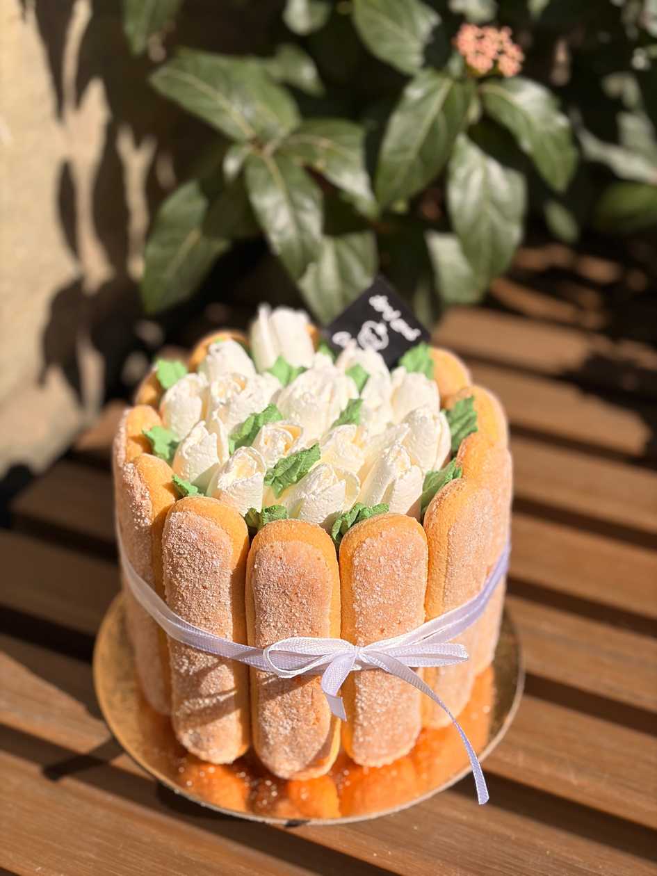 Bento cake გამოგიგზავნით რომელი ფერიც გვექნება იმ მომენტში