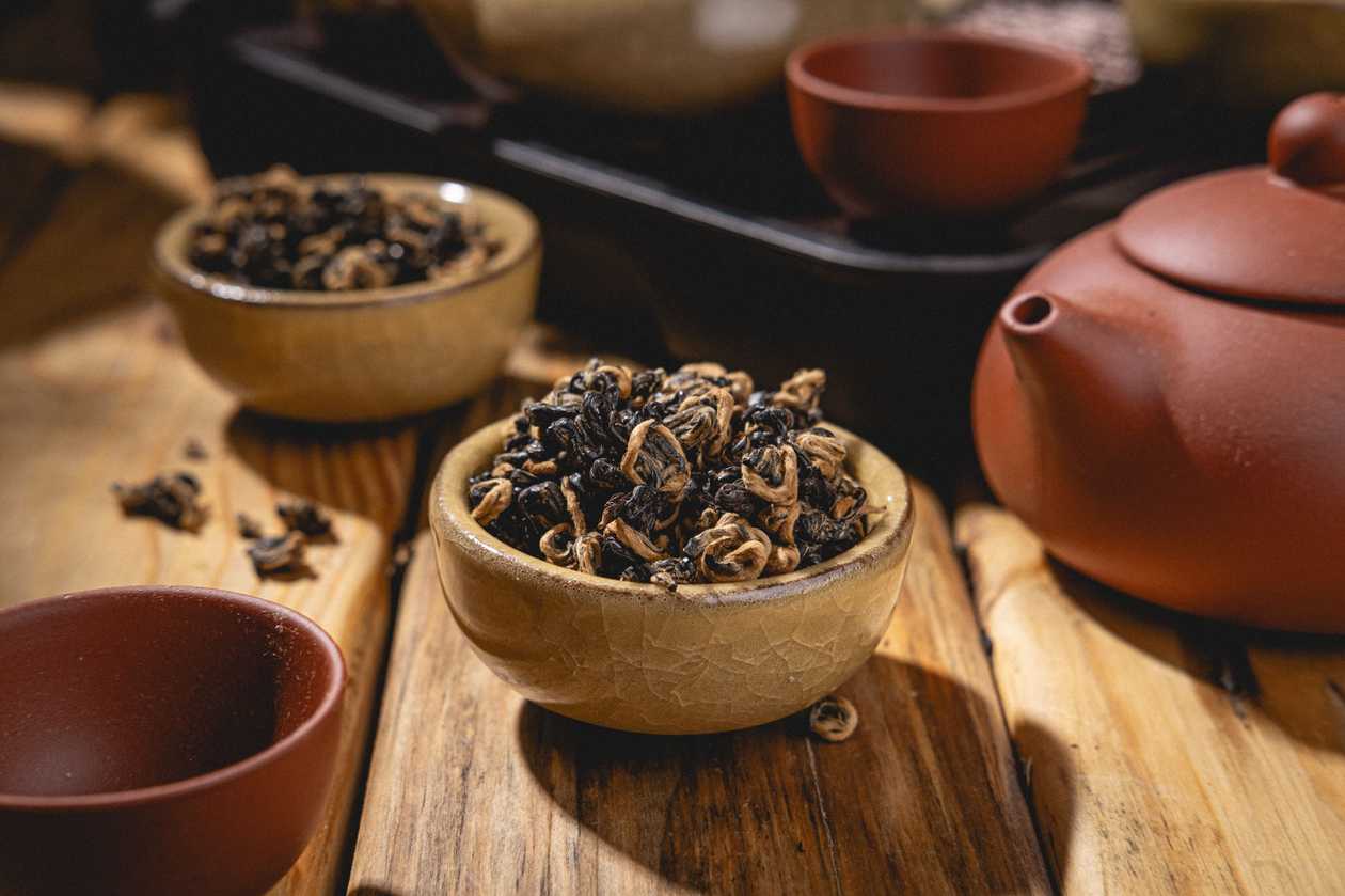 ჟასმინი ნეფრიტის შავი ლოკოკინა