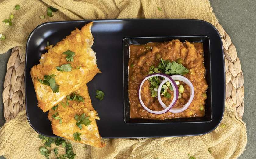Mumbai style pav bhaji