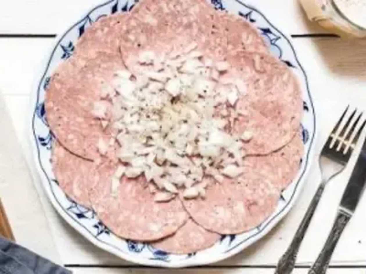 Gothaj Salami with Onion