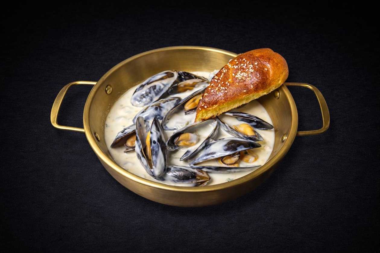 Mussels in a Dorblu Sauce