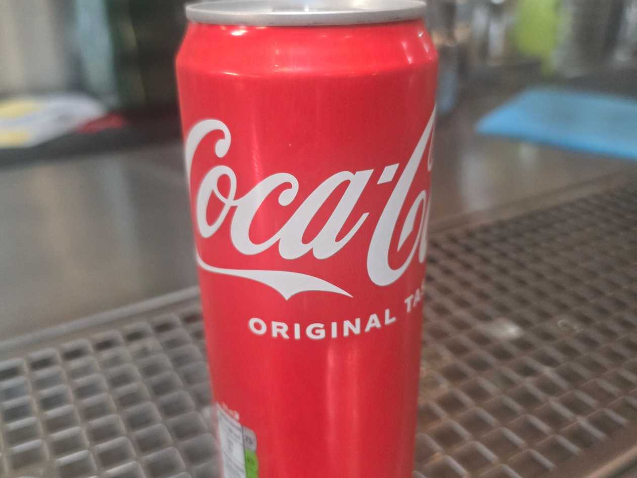 Coca-cola 330ml plech