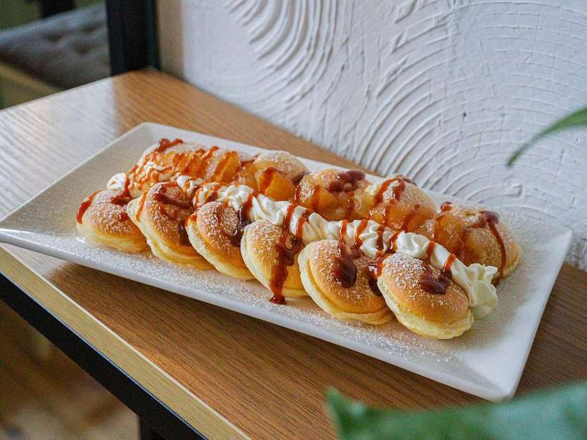 Mini Pancakes with Apple and Mascarpone