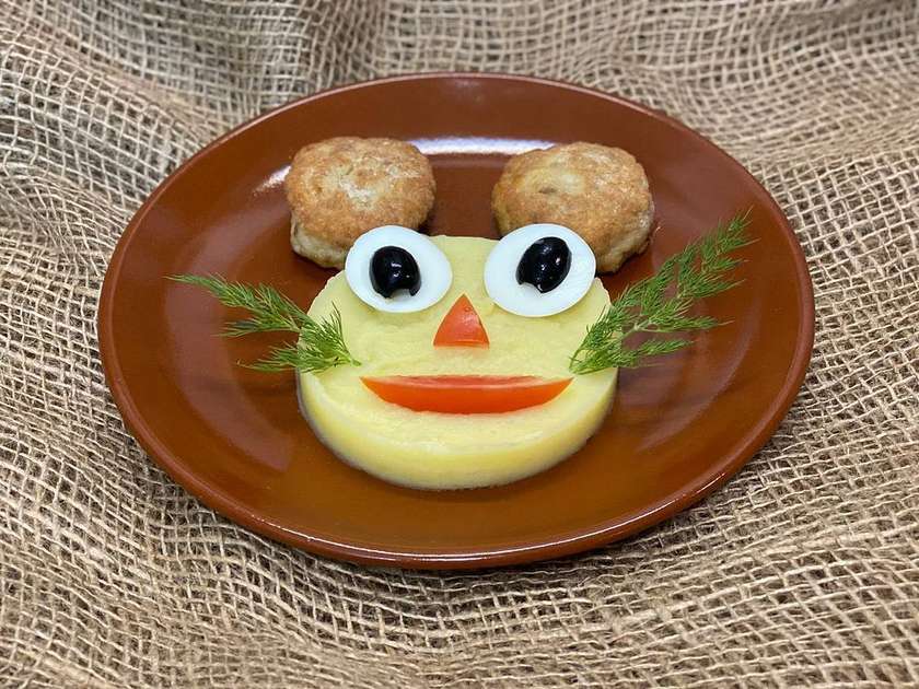 Medaliony z kurczaka z ziemniakami tłuczonymi