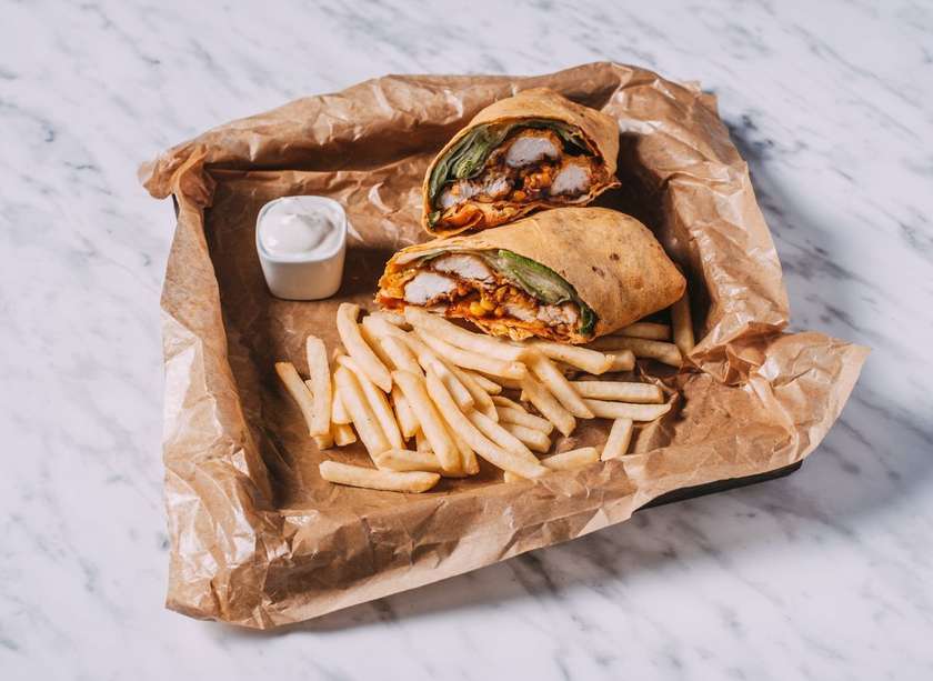 BBQ Chicken Wrap  (1,3,7)