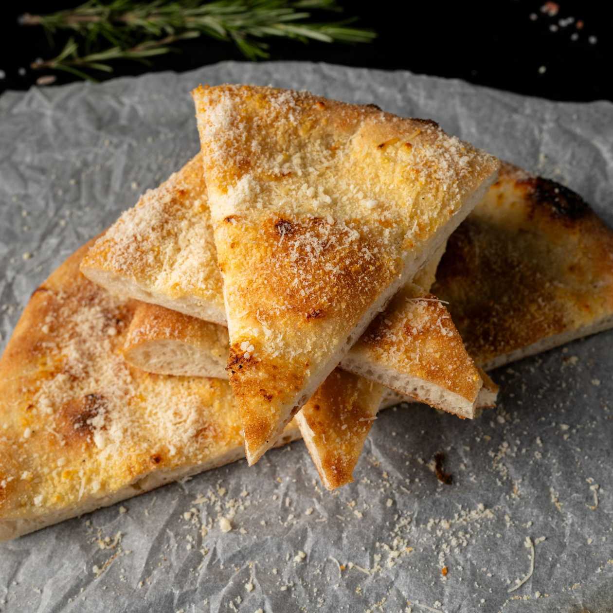 Focaccia Parmezan și Usturoi