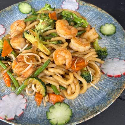 Fried Udon Noodles with Shrimp and Vegetables