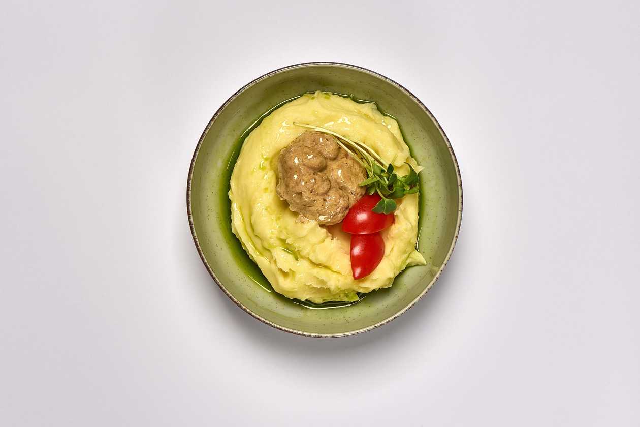 Delicious Paw with Mashed Potatoes