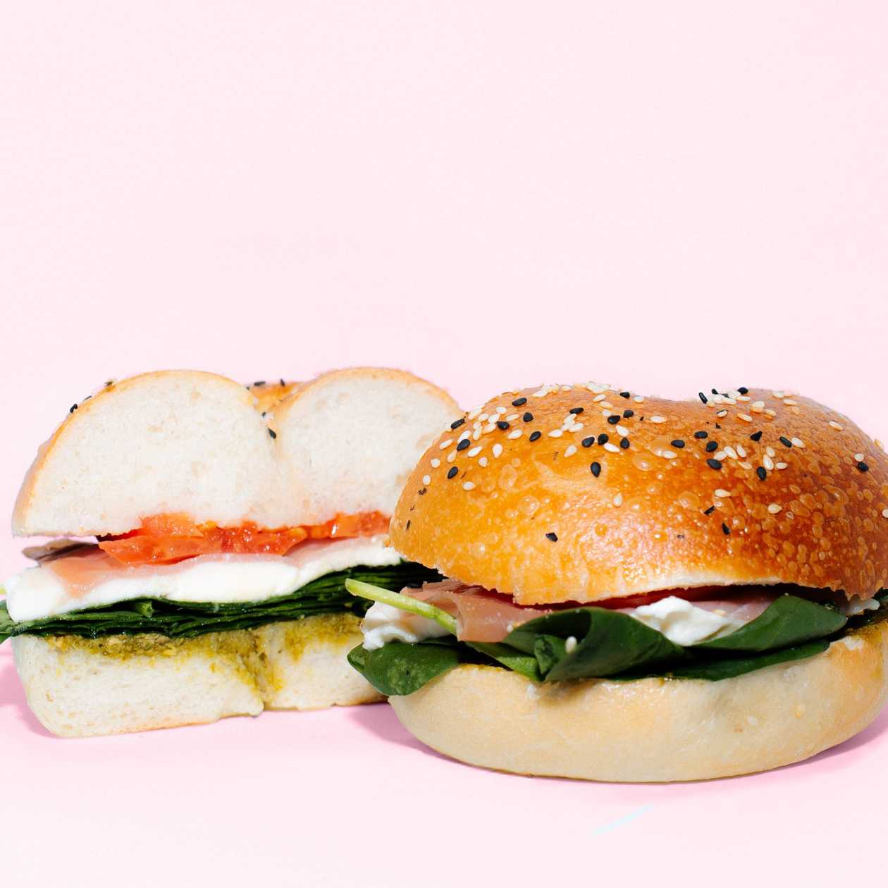 Bagel cu prosciutto crudo