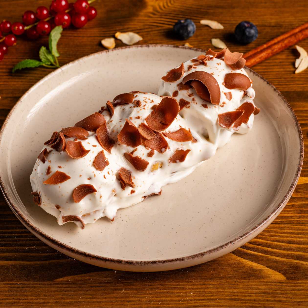 Profiterol cu Înghețată Bianco