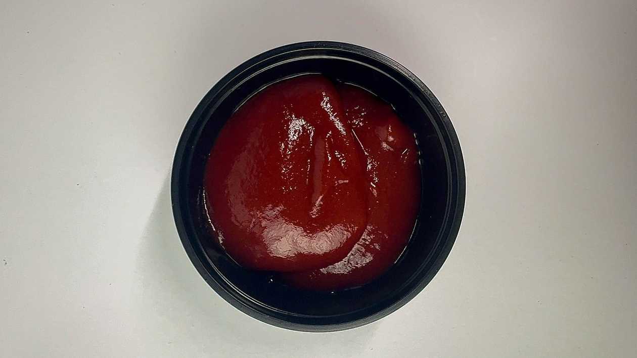 Кетчуп – класика смаку, яка додає яскравого акценту до ваших улюблених страв