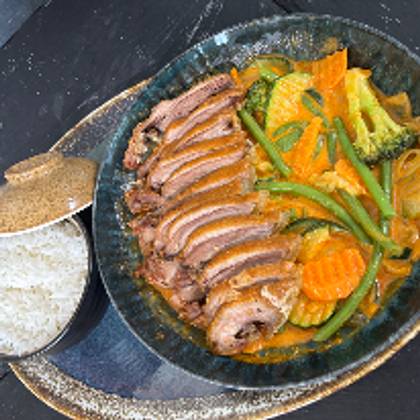 Thai Curry with Crispy Duck and Vegetables