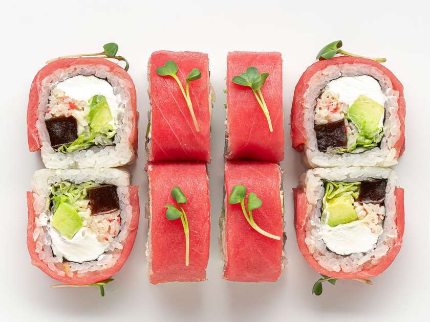 Рол з тунцем, сніжним крабом та цитрусовим желе