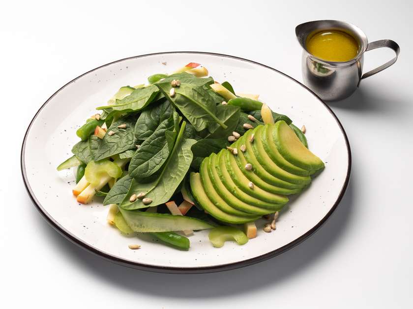 Зелений салат з авокадо