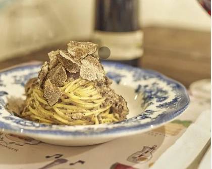 TAGLIOLINI FATTI IN CASA AL TARTUFO NERO