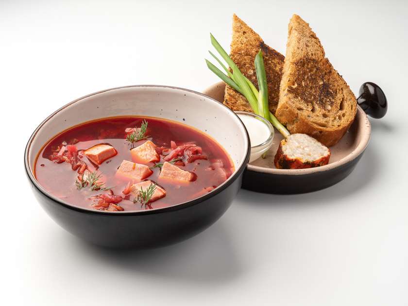 Борщ червоний зі свининою