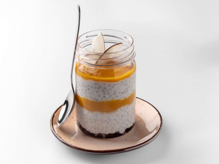 Кокосовий чіа-пудинг з манго