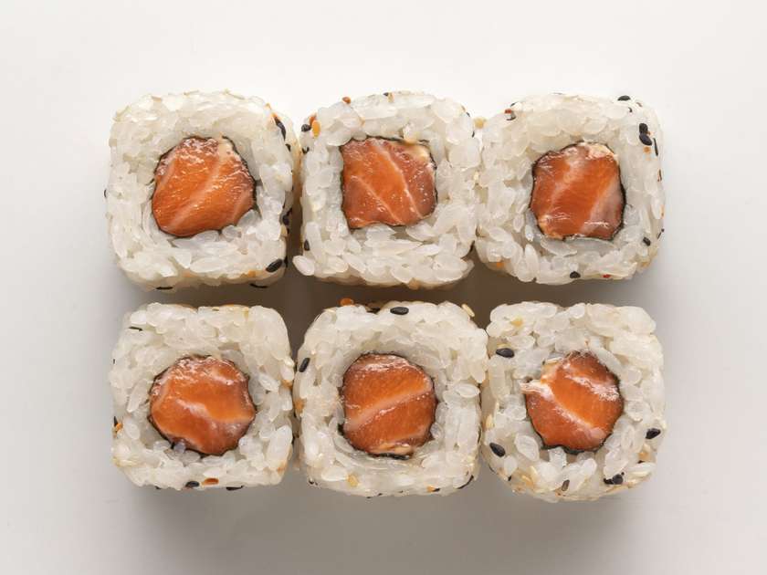 Саке спайсі макі