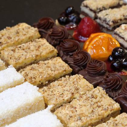 Platou mini-prajituri 1kg