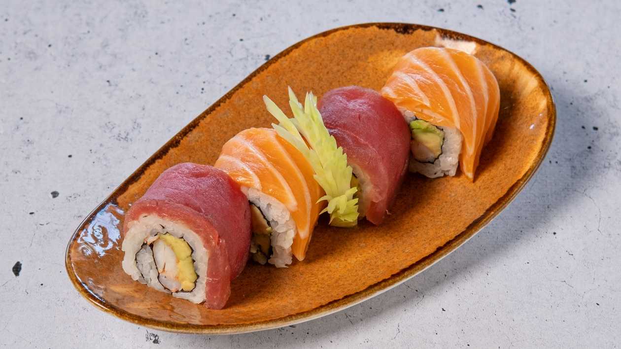 Salmon & Tuna Avocado Roll (4pcs.)