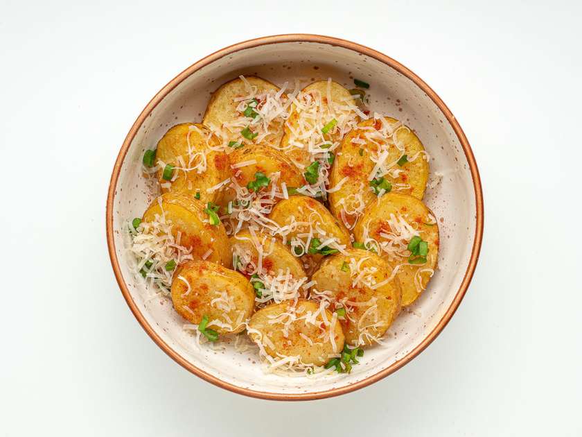 Смажена картопля з сиром Пармезан