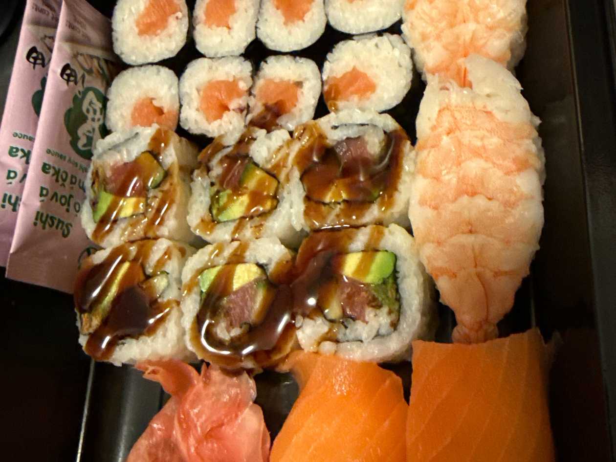 A21. Sushi Set