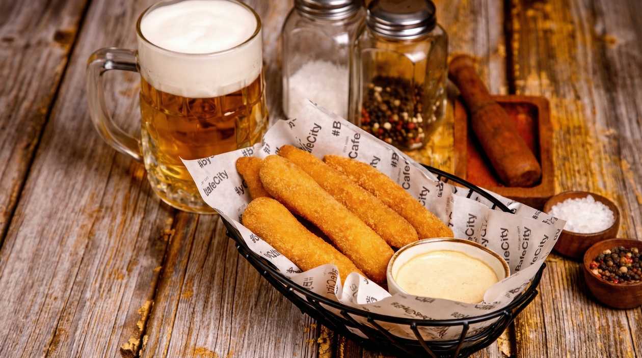 Chicken tenders with curry sauce