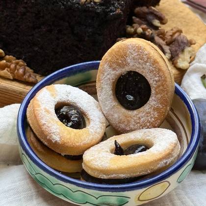 Biscuiti fragezi cu magiun de prune