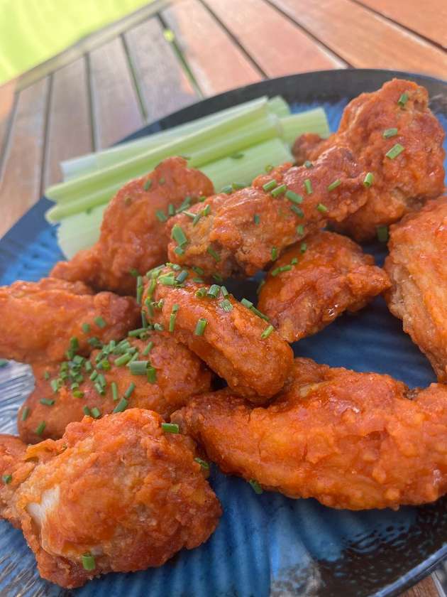 BUFFALO CHICKEN WINGS BOX