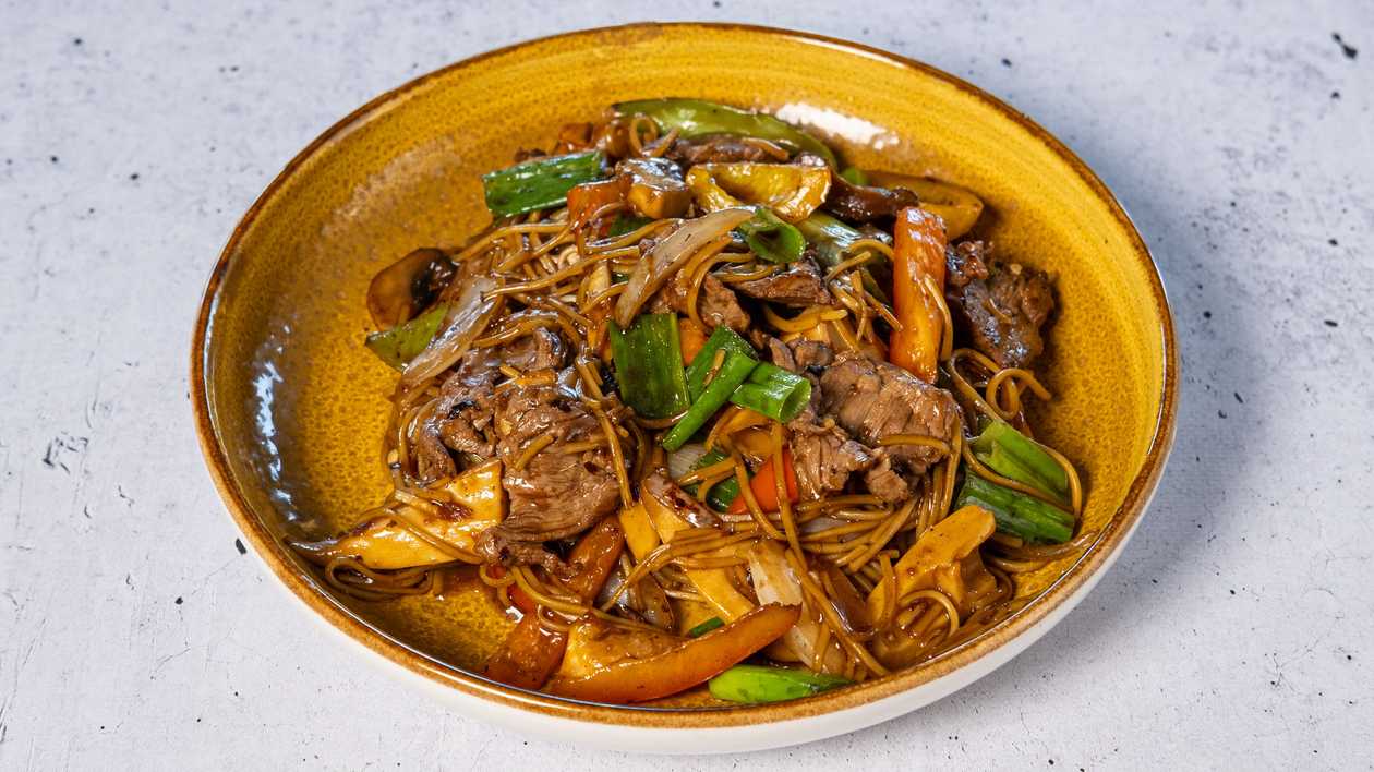 Black Bean Sauce Noodles With Chicken