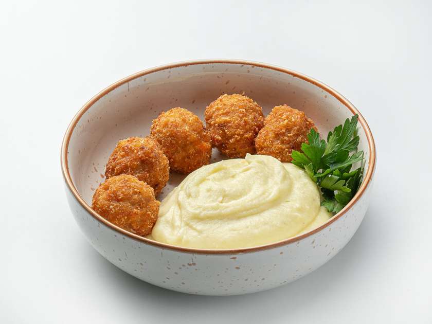 Фрикадельки з картопляним пюре