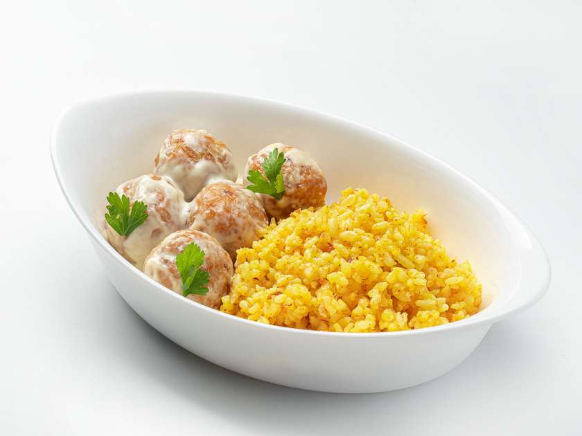 Фрикадельки з шафрановим рисом