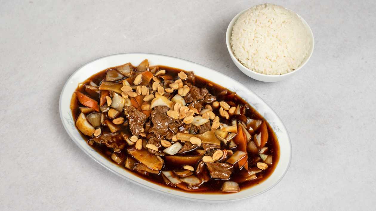 M34. Kung pao beef with rice