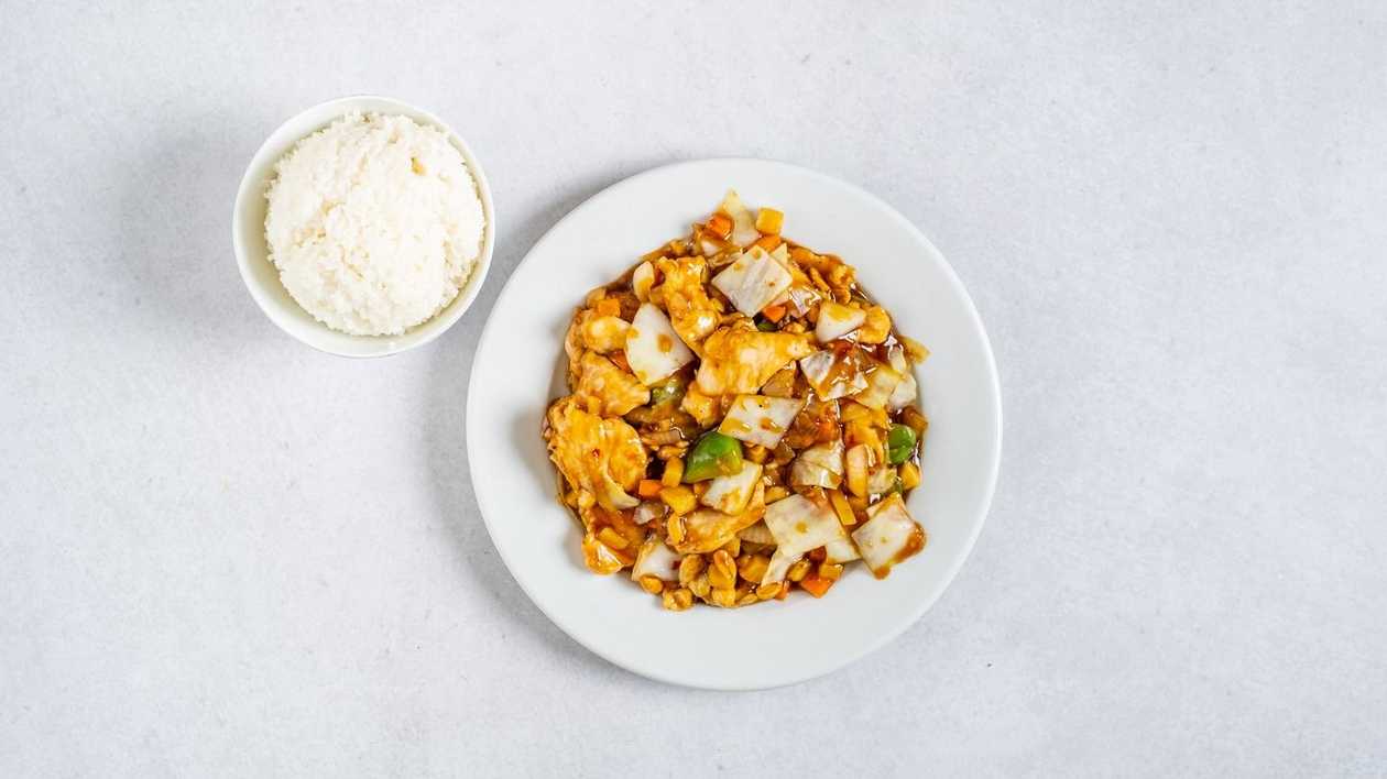 M4. Kung pao chicken with rice