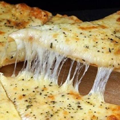 Focaccia cu Usturoi și Cașcaval 32 cm