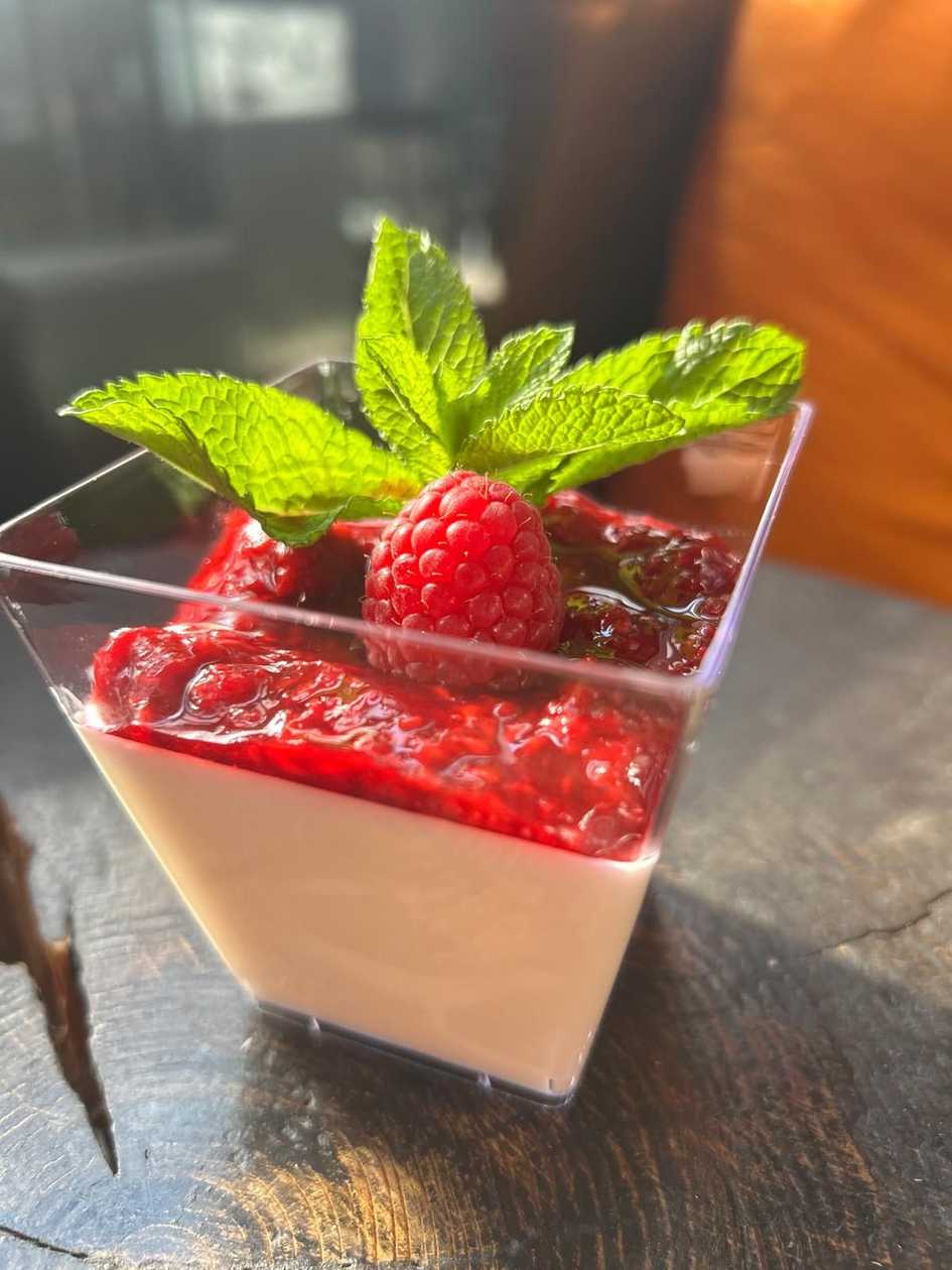 Vanilla Panna Cotta with Raspberry Sauce