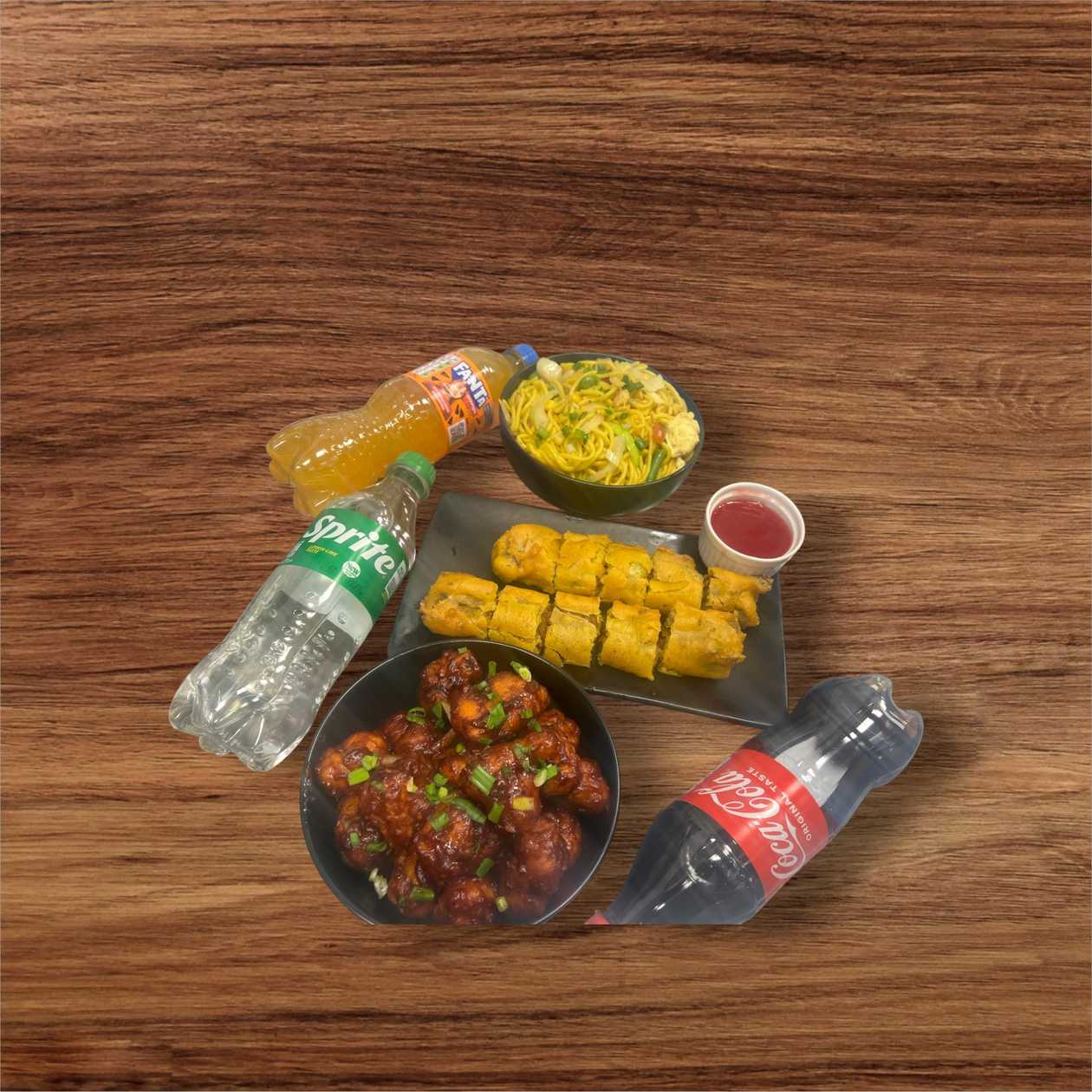 Combo with Vegetable Egg Noodles, Crispy Chicken 🌶️, and Vegetable Spring Rolls + 1 Coca-Cola/Fanta/Sprite