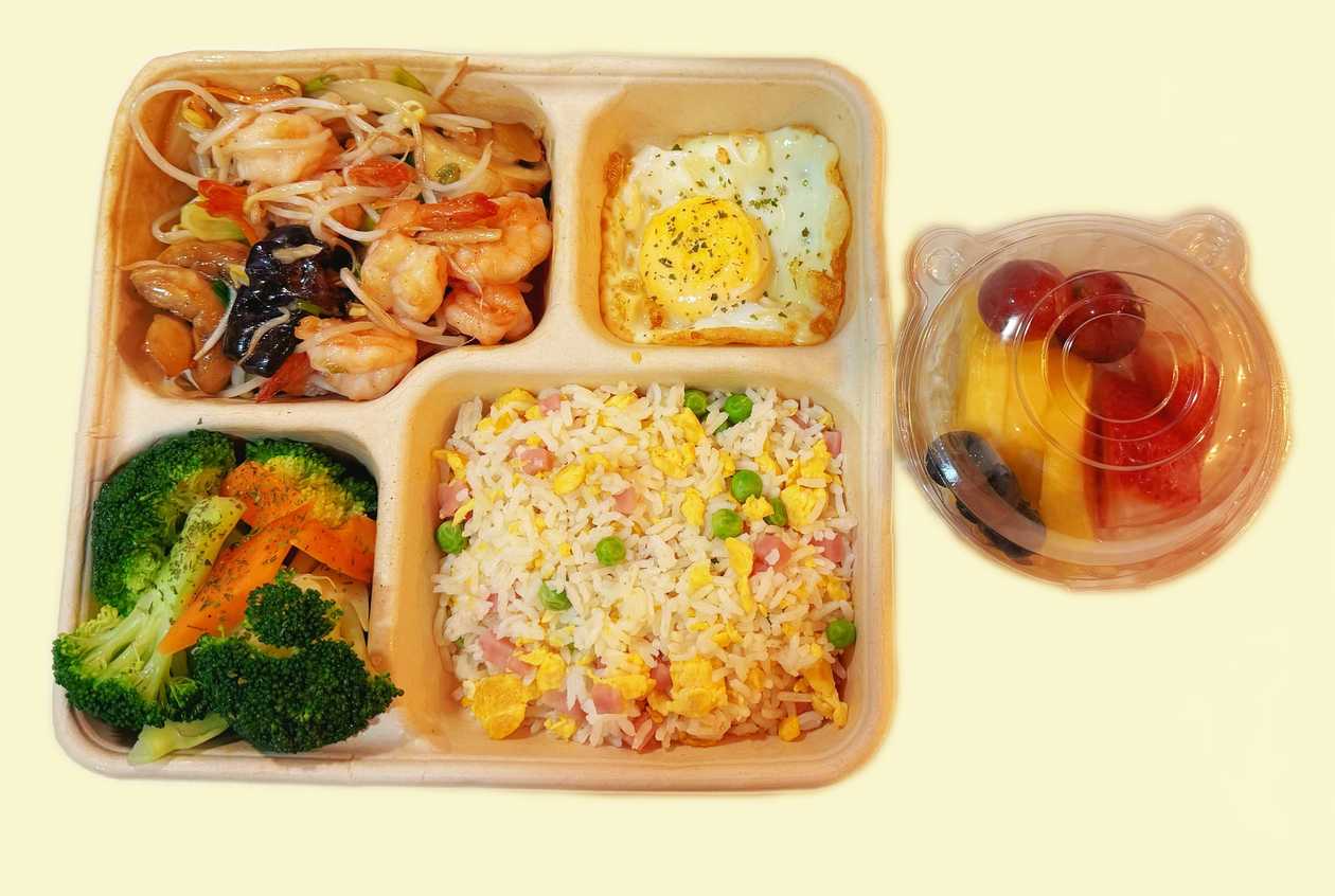 M4. Lunch Box + Fruit Salad