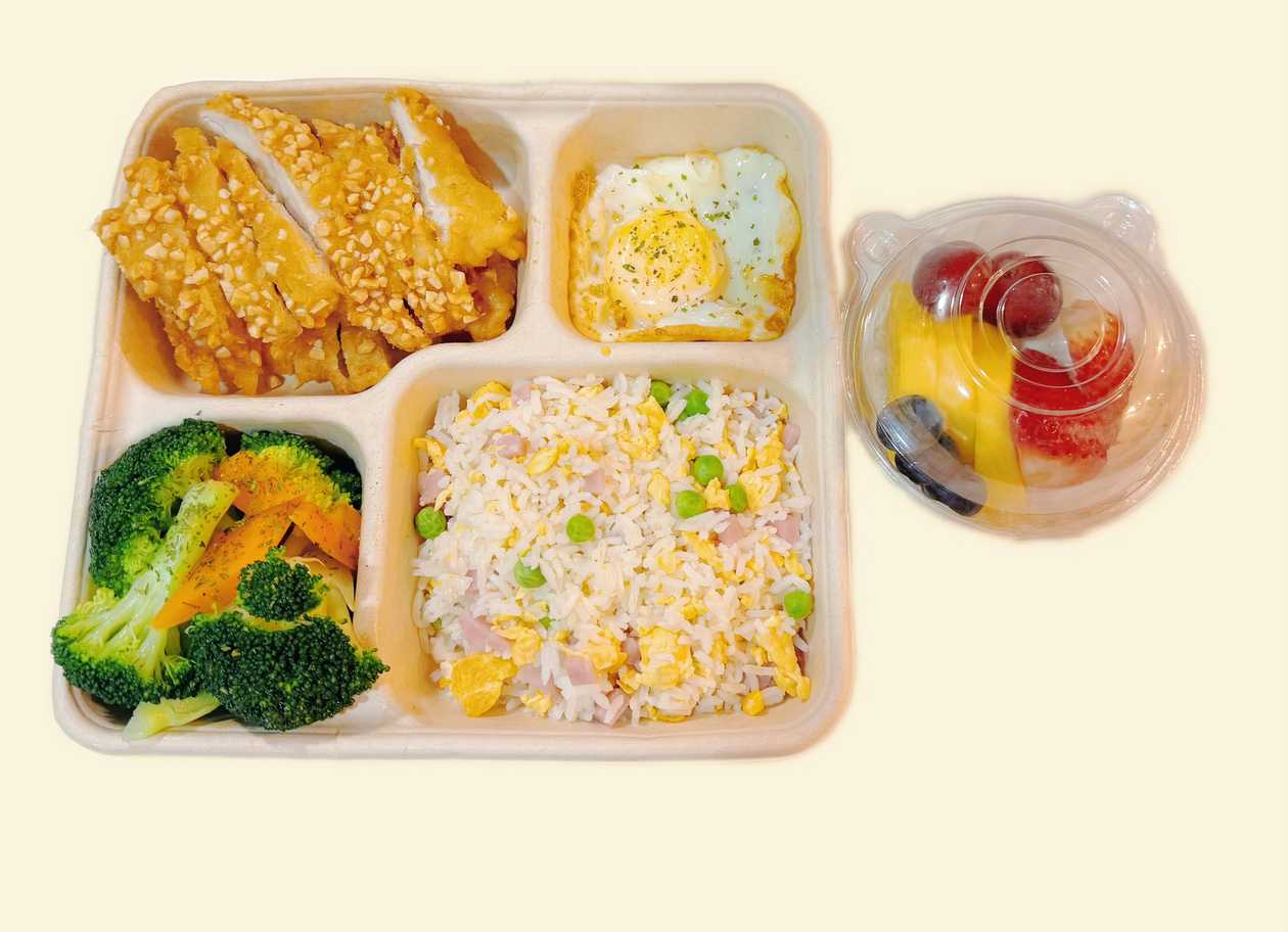M3. Lunchbox + Fruit Salad