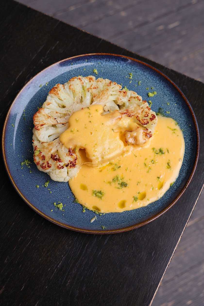 Cauliflower steak with hollandaise sauce