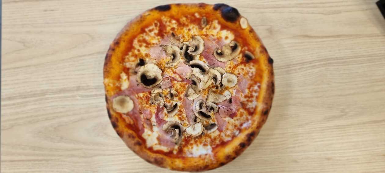 Prosciutto e funghi