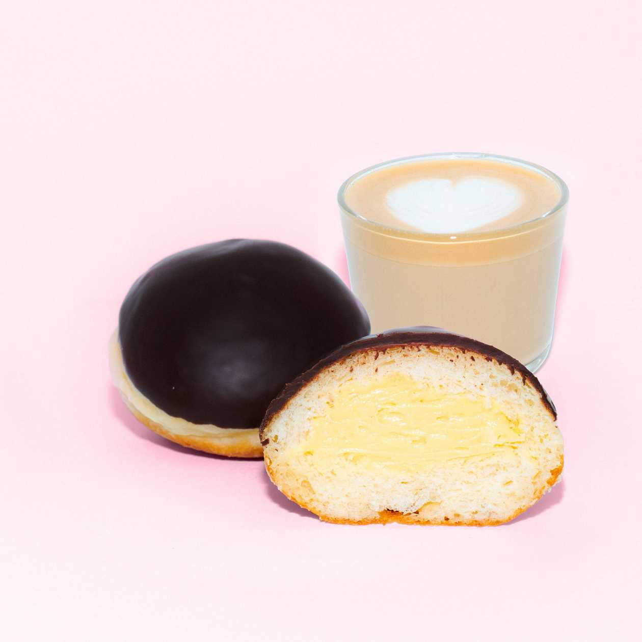 Cappuccino + gogoasa boston cream