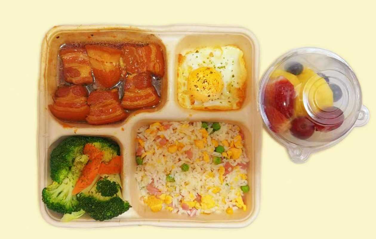 M7. Lunchbox + Fruit Salad