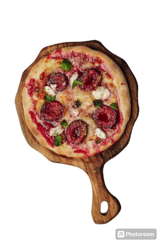 Хачапурі патара з каремелізованою сливою та трьома видами сирів (380 г)