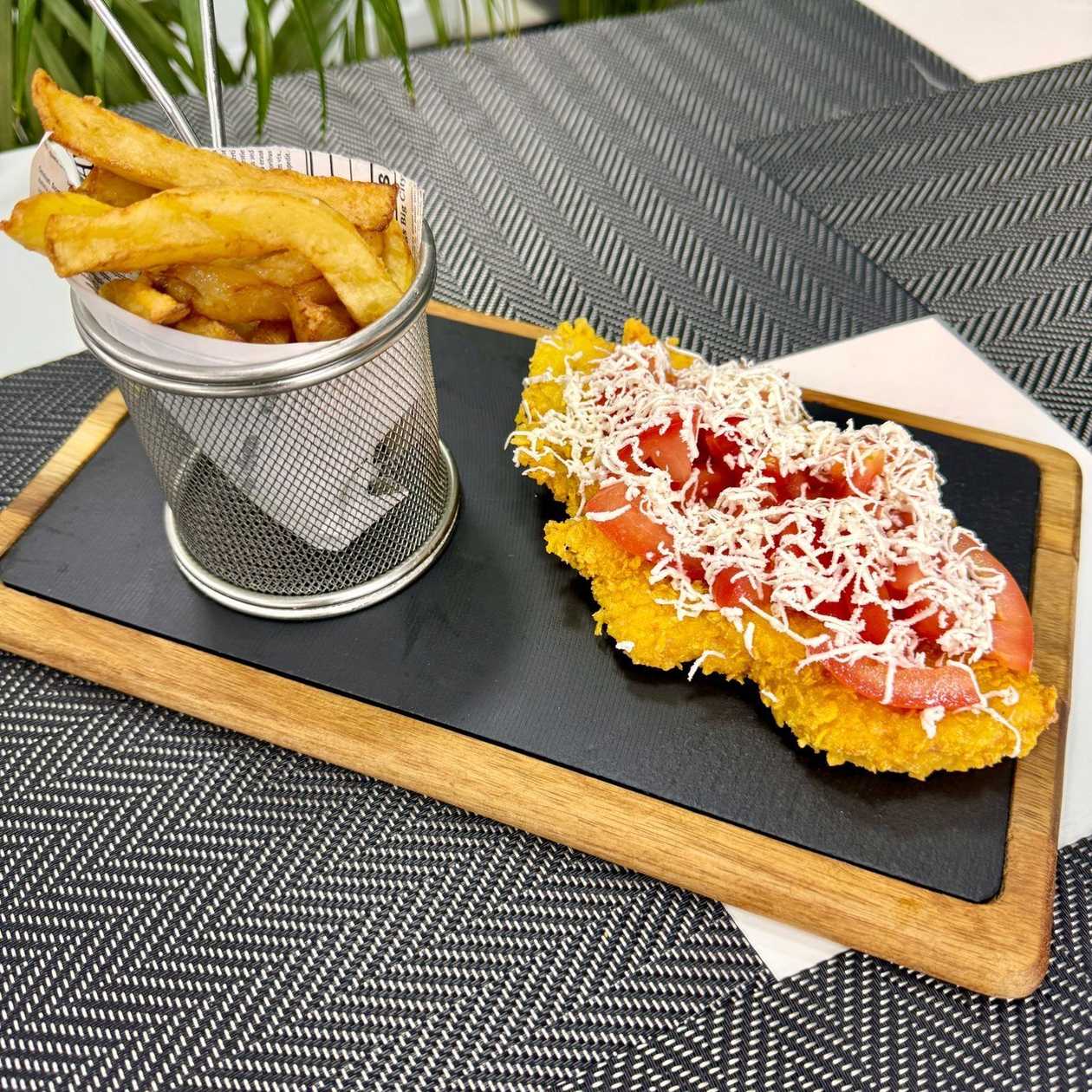 Mom's Schnitzel Menu + Baguette