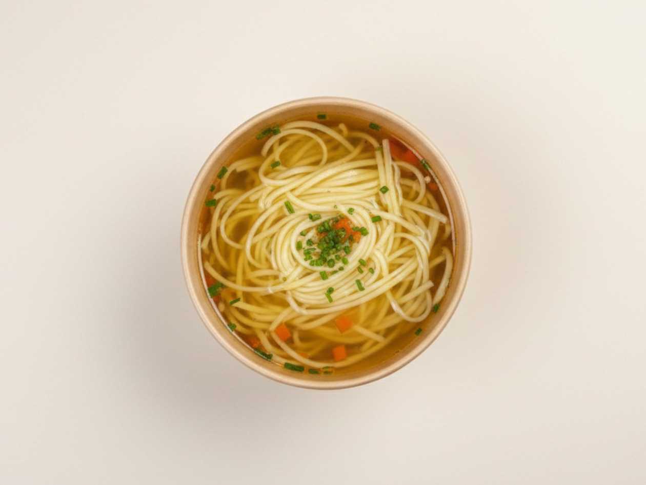 Zeleninový vývar s italskými semolinovými nudlemi