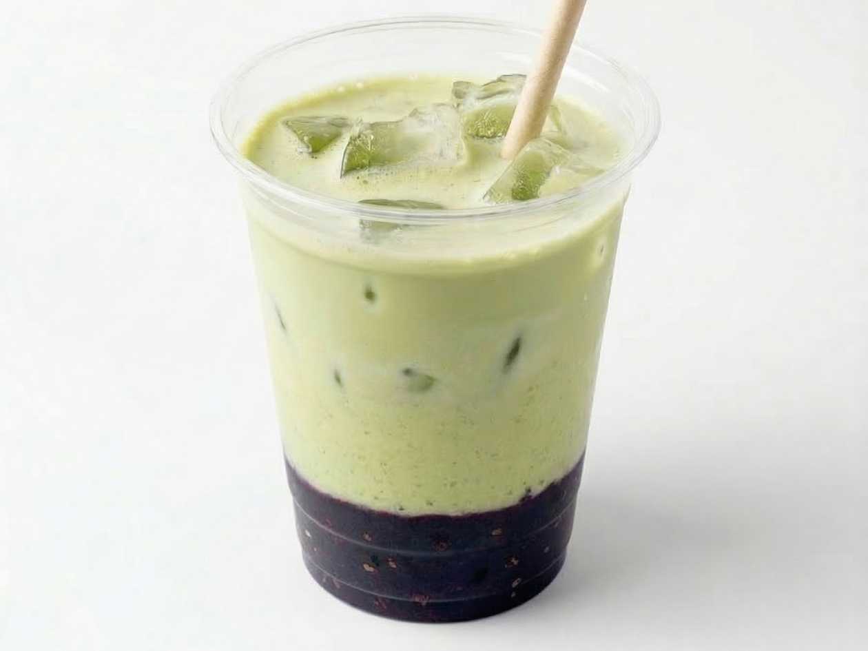 Iced Matcha Latte Borůvka