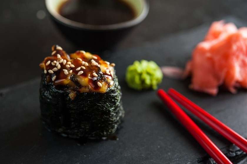 #53 Baked eel gunkan 1pcs