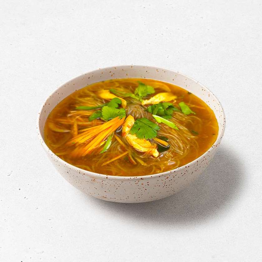 В'єтнамський суп Фо з курчам та прянощами