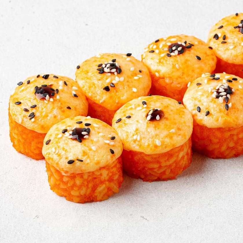 Гарячий лосось запеч. рол